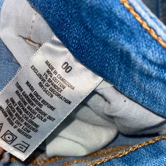 Aeropostale Low-Rise Distressed Midi Shorts Size 00 - Picture 5 of 5